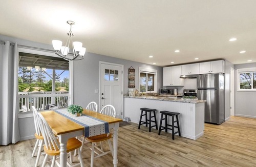 Westport House | Dogs Ok, Modern, BBQ, Pit, EV Charging (Westport)