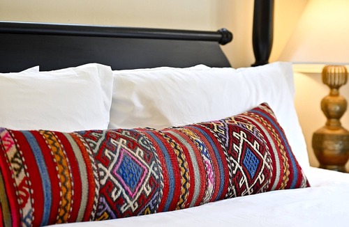 Downtown Santa Fe Bed & Breakfast | Dos Hermanas Casita 3 | Walk to Plaza | Courtyard