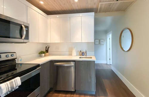 Arnada Apartment | Downtown 1-Bedroom Guest Suite