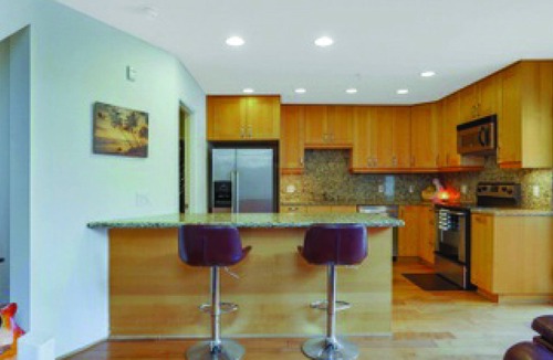 East Village Condo | Downtown Condo - 1 Block from Petco Park - Secured Parking & Gated