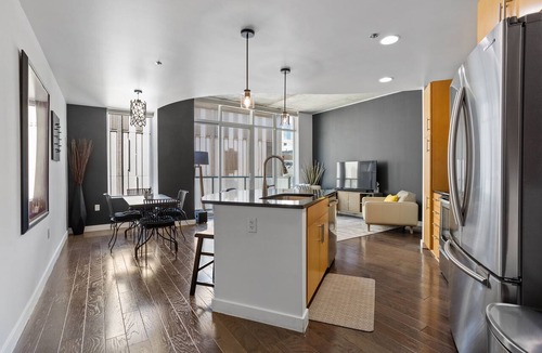 Downtown Denver Condo | Downtown Denver High-Rise with Pool: SPIRE 1204