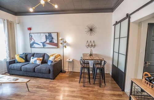 Downtown Apartment | Downtown Dwelling 1612