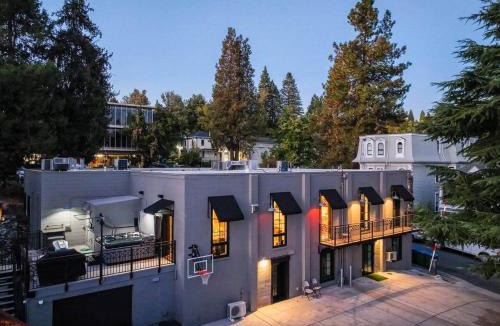 Nevada City House | Downtown Gold Mine