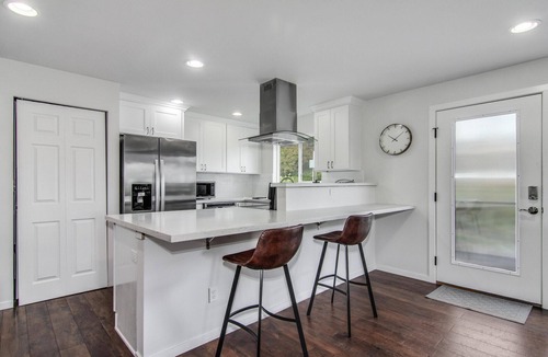 Norkirk House | Downtown Kirkland - Luxury 3rd Street Retreat