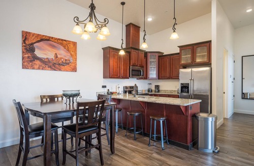 Moab Condo | Downtown Moab Condo! | Bike Storage | Pet Friendly | Easy Parking! - LDV3