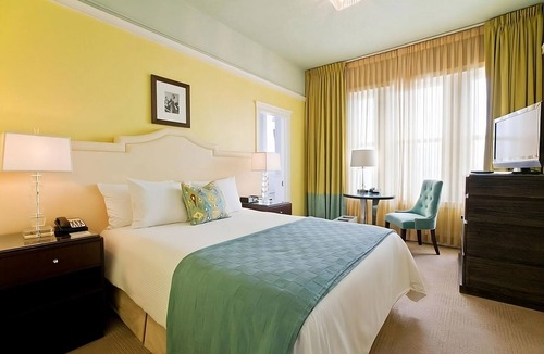 Goose Hollow Hotel | Downtown Retreat | 2 Modern Units | Pet-friendly | Near Pittock Mansion - 2 mi