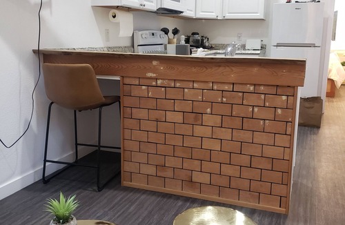 Roseburg House | Downtown Stay at the Blue Tiny Twin