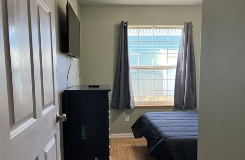 Tillamook House | Downtown Tillamook Home - Close to the beach and Pet-Friendly