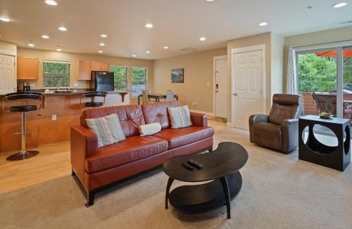 Old Bend House | Downtowner Apartment home
