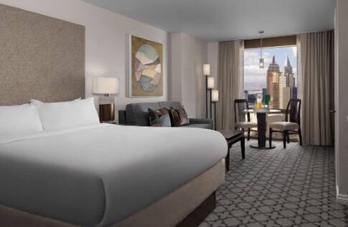 Las Vegas Hotel | Dream Las Vegas Retreat Steps from the Strip!