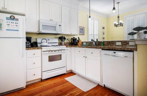 Lincoln Beach House | Driftwood Bella Beach