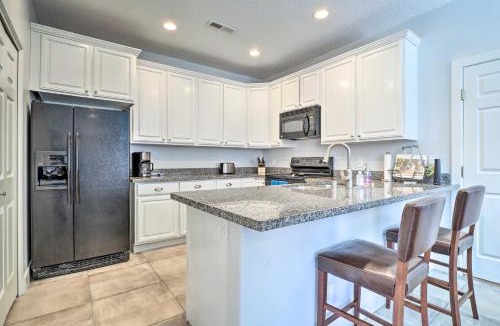 Mesquite Apartment | Dtwn Mesquite Condo with Resort Pool Golf and Gamble!