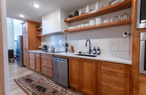 Meadow View Heights Cabin | Duck Creek Escape - Hot Tub, Fire Pit & Family Fun