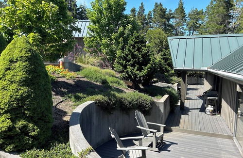 Saunders Lake House | DUNE RIDER’S DREAM-FISHERMEN’S PARADISE!