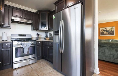 Vernon Apartment | Duplex Delight South of DTLA