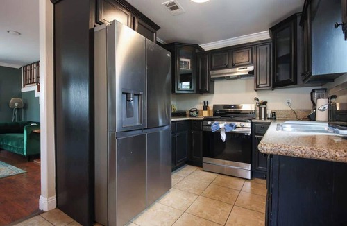 Vernon Apartment | Duplex Delight South of DTLA