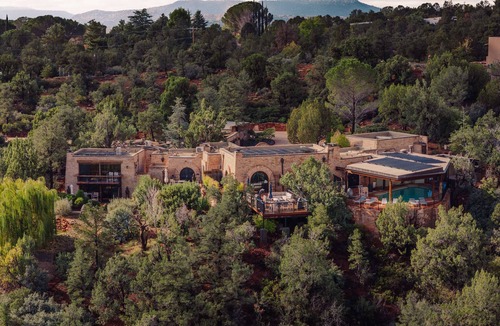 West Sedona House | Eagle Dancer Luxury Casa | Spa Amenities & Trails