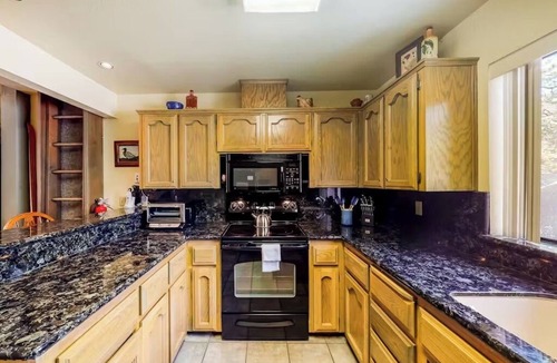 Lakeshore Condo | Eagle's Nest - Condo in Huntington Lake
