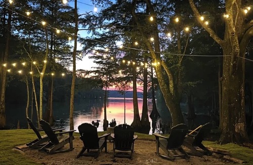Cherokee Cabin | Eagle’s Nest Couples Escape w/Hot Tub & Firepit