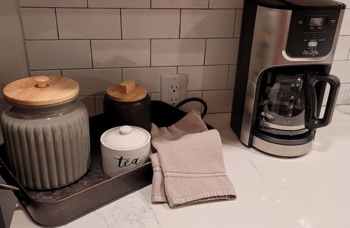 Oakhurst Apartment | Eastwood Escape Cottage Hot Tub