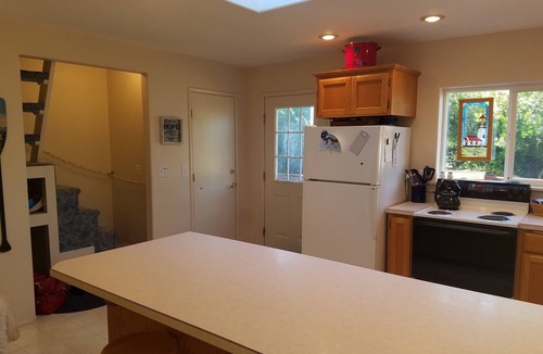 Heceta Beach House | Easy 5-minute walk to Heceta Beach! Clean family-sized house with a huge deck.