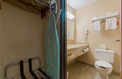 Buckley Hotel | Econo Lodge Buckley Bonney Lake