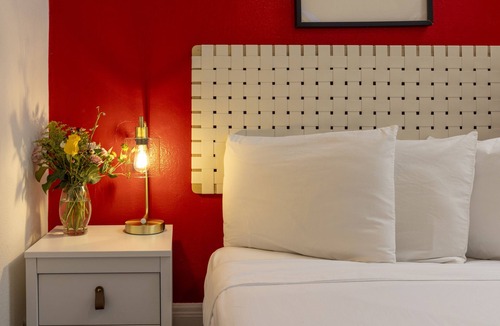 Civic Center Hotel | Economy Double Room with Private External Bathroom