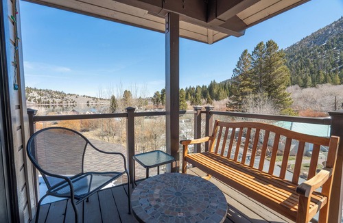 June Lake Condo | Edgewater #2 Lakeview, Upper unit with upgrades!