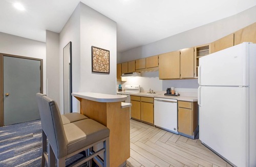 Coos Bay Hotel | Edgewater Inn and Suites, an Ascend Collection Hotel
