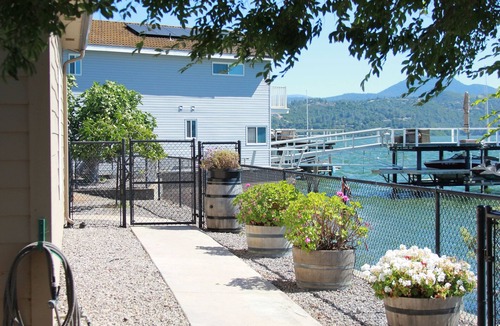 Clearlake House | Edgewater is a lakefront secluded and quiet house, excellent location and views.