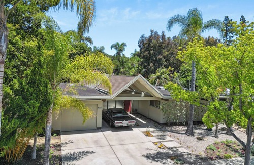 Thousand Oaks House | Eichler Estate with Pool, Spa, and Piano: