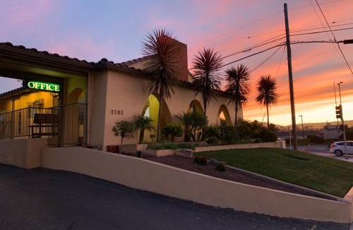 North Fremont Street Hotel | El Castell Motel