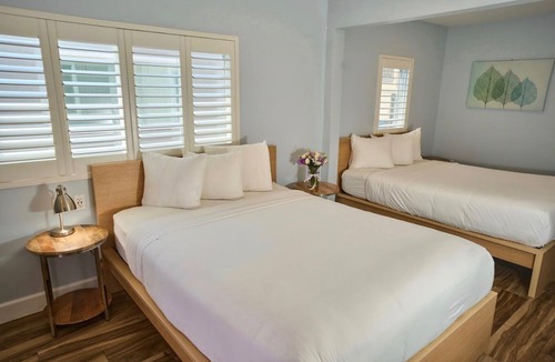Studio City Hotel | El Royale Gardens Near Universal Studios