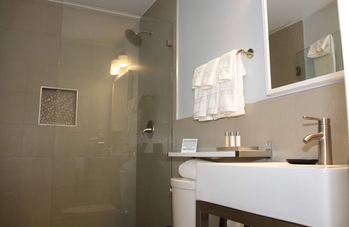 Studio City Hotel | El Royale Gardens Near Universal Studios