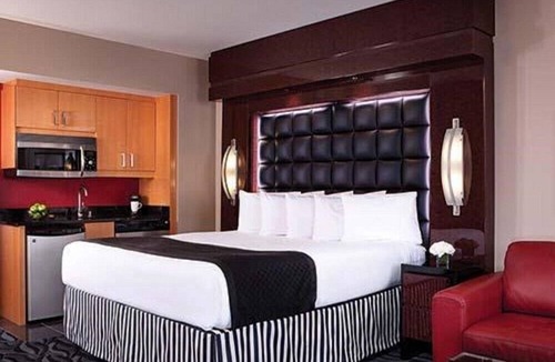 Las Vegas Hotel | Elara Hilton Grand Vacation Deluxe King Suite - Las Vegas, Nevada