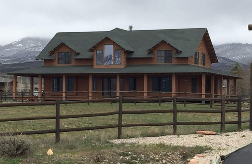 North Snyderville Basin House | Elbow Room Ranch - Queen Suite