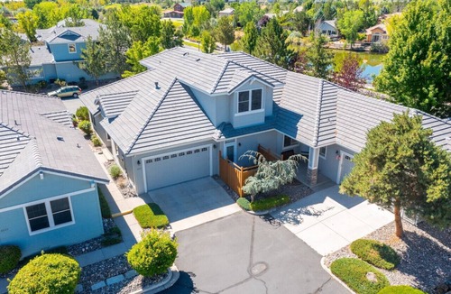 Sparks House | Elegant 3-Bedroom House Close to Red Hawk Golf