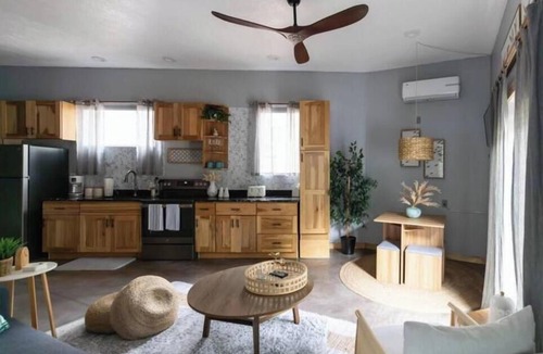 Ponderosa Trails Apartment | Elegant Casita, French Doors, Full Size Kitchen & W/D, Fire Pit, Patio & Sofabed