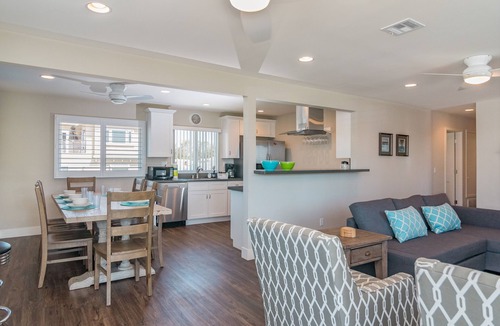 South Oceanside Condo | Elegant Condo w/Beach Access, Free WiFi, Private Washer/Dryer, Balcony