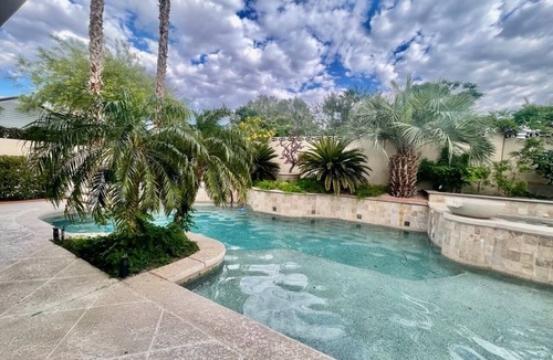 Black Mountain House | Elegant Henderson 5 Bdrm Home & Resort Style Bkyd w/Pool & Basketball court