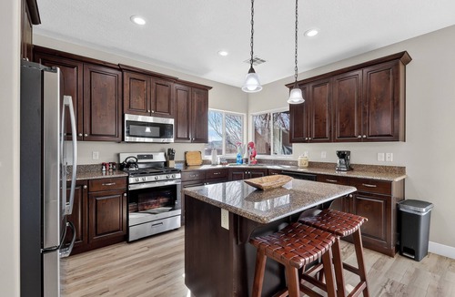Cedar City House | Elegant Retreat | 4 BR Cedar City Getaway + Spa
