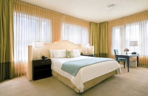 Goose Hollow Hotel | Elegant Suite Escape | Onsite Parking | Pet Friendly | 2.3 mi to Pittock Mansion