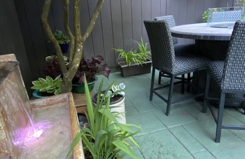 South Hills House | Elegant Townhome, park-like setting. Local event transportation provided.