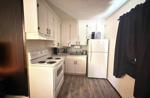 Anderson House | Elements Collection | 4 Private Suites for Groups