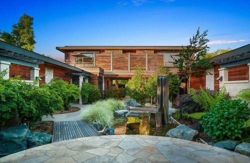 Yountville House | Elite Experience! Private Patio, Pool! Minutes to Napa Valley Vineyards!