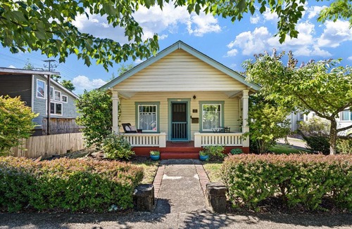 Springfield House | Elizabeth Page House - Charming & Modern Bungalow home