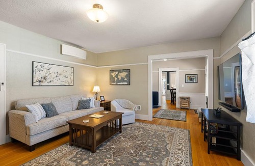 Springfield House | Elizabeth Page House - Charming & Modern Bungalow home