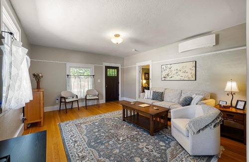 Springfield House | Elizabeth Page House - Charming & Modern Bungalow home