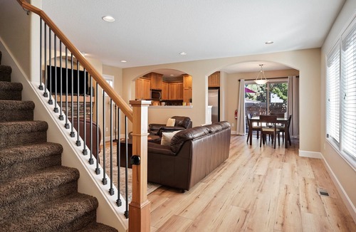 Boyd Acres House | Ellie 30 Day Minimum - Northwest Bend Convenient Location - Private Walled Deck