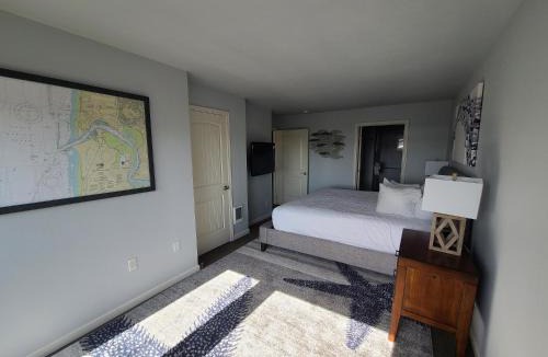 Historic Bayfront Resort | Embarcadero Resort